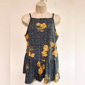 Maurice’s size medium top